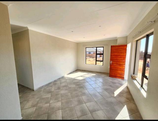 2 BEDROOM HOUSE FOR SALE IN BRENTHURST